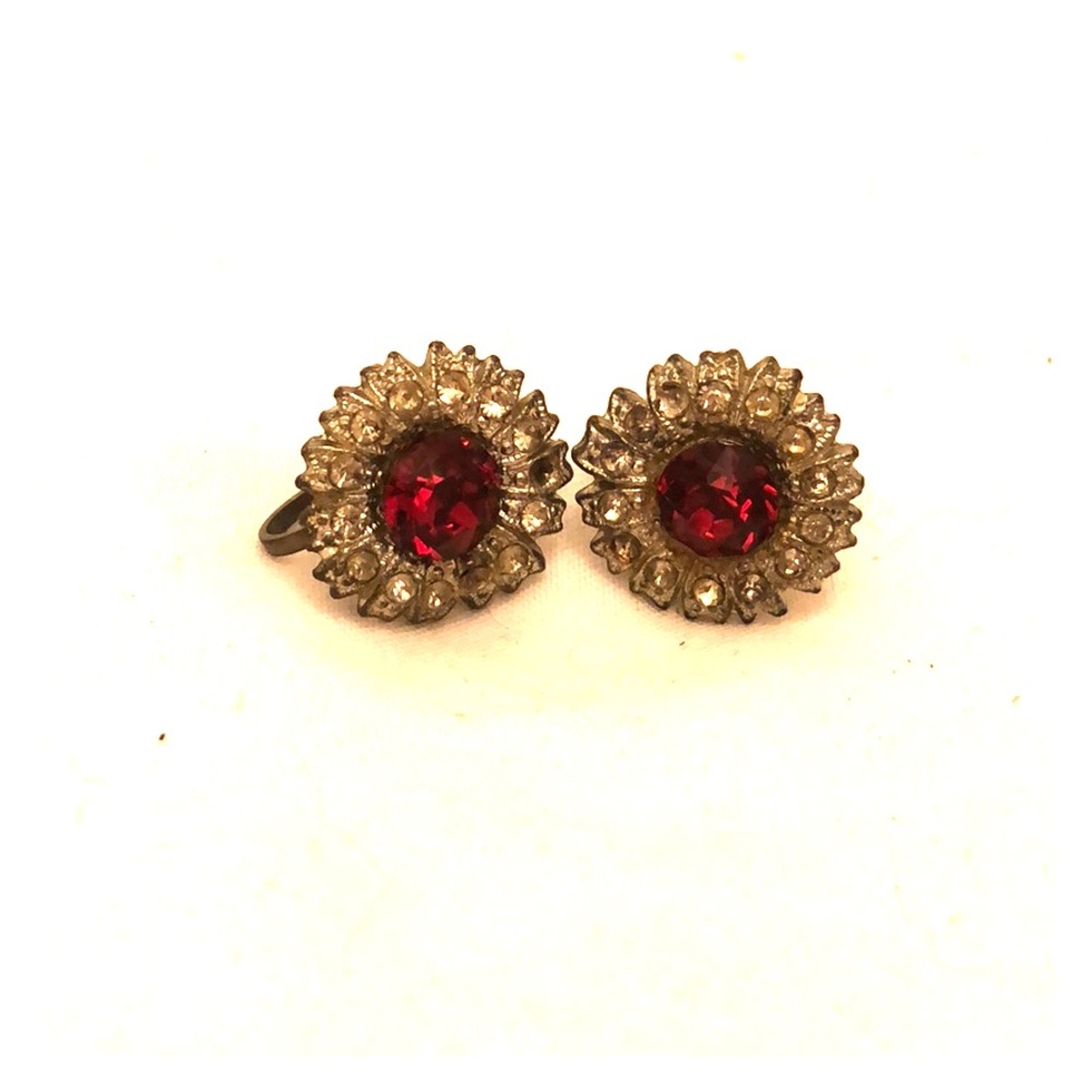 Vintage red & clr gem silver screw-back earring